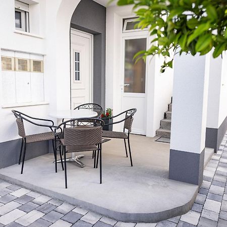 Apartments Veronika Трогір Екстер'єр фото