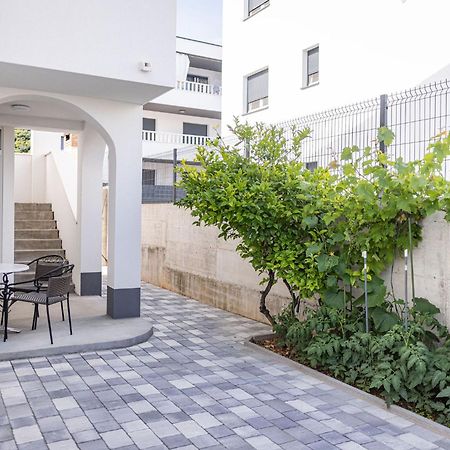 Apartments Veronika Трогір Екстер'єр фото