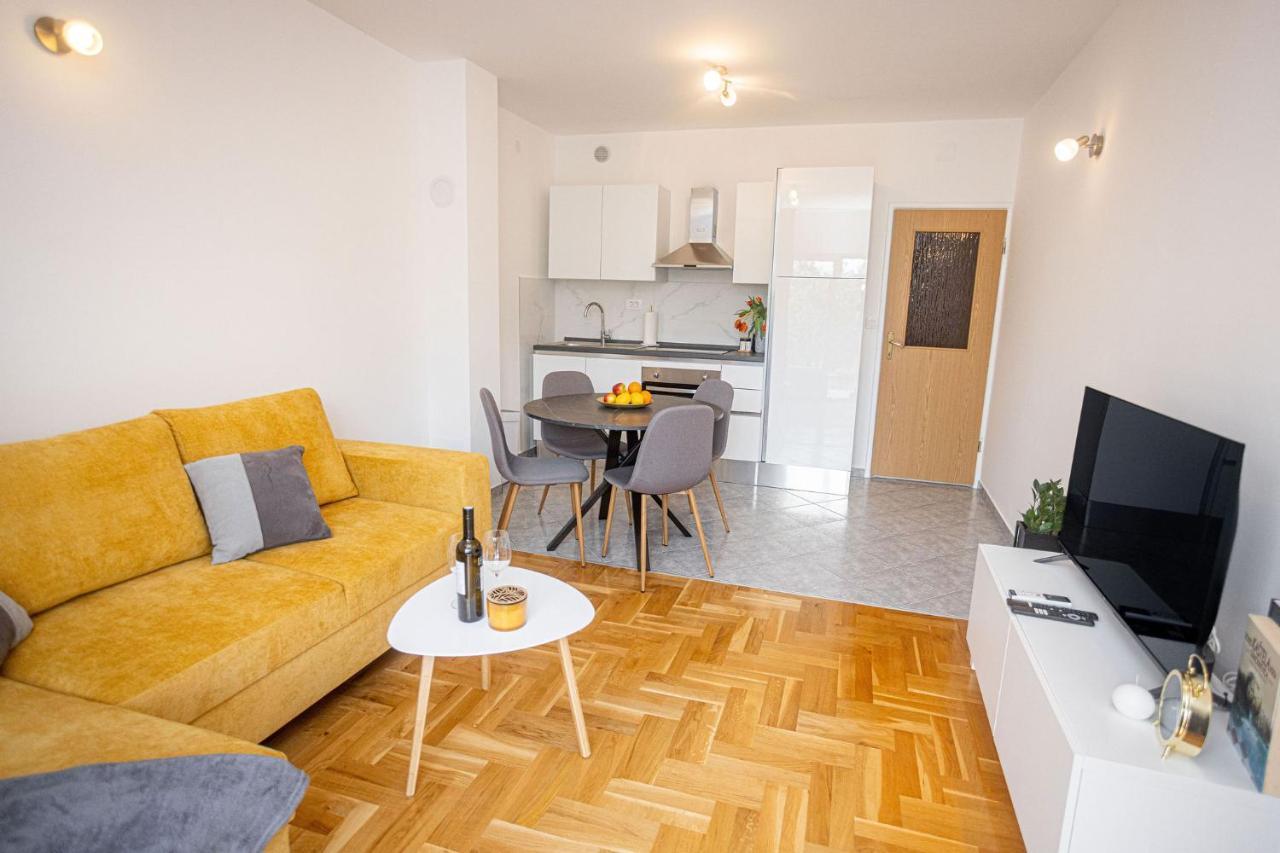 Apartments Veronika Трогір Екстер'єр фото