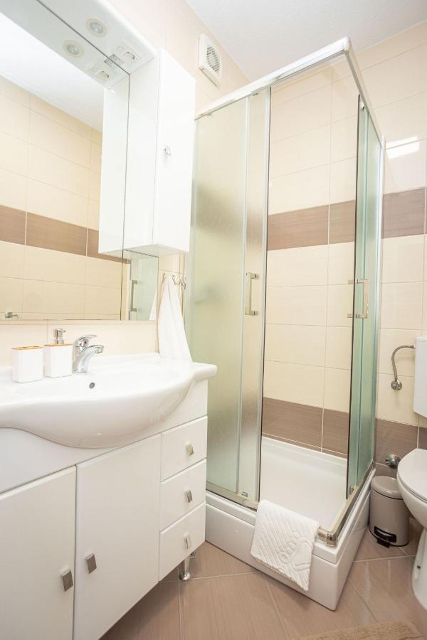 Apartments Veronika Трогір Екстер'єр фото
