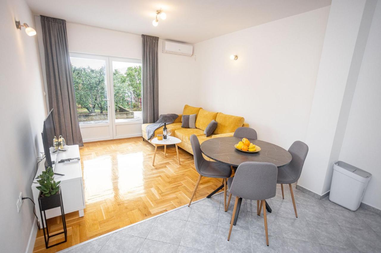 Apartments Veronika Трогір Екстер'єр фото