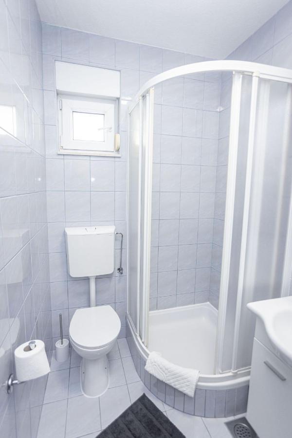 Apartments Veronika Трогір Екстер'єр фото