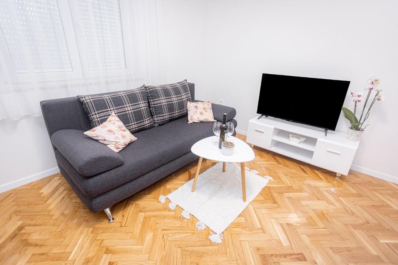 Apartments Veronika Трогір Екстер'єр фото