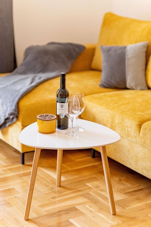 Apartments Veronika Трогір Екстер'єр фото