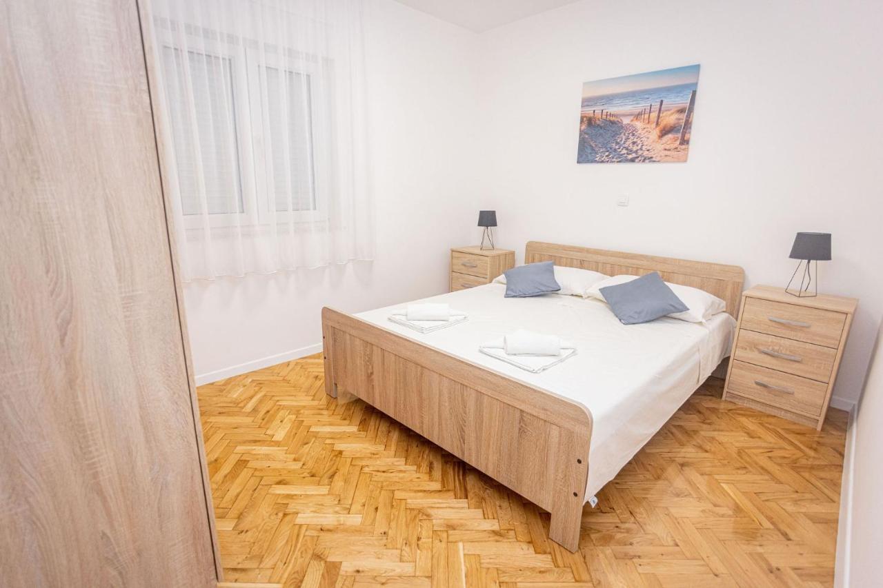 Apartments Veronika Трогір Екстер'єр фото