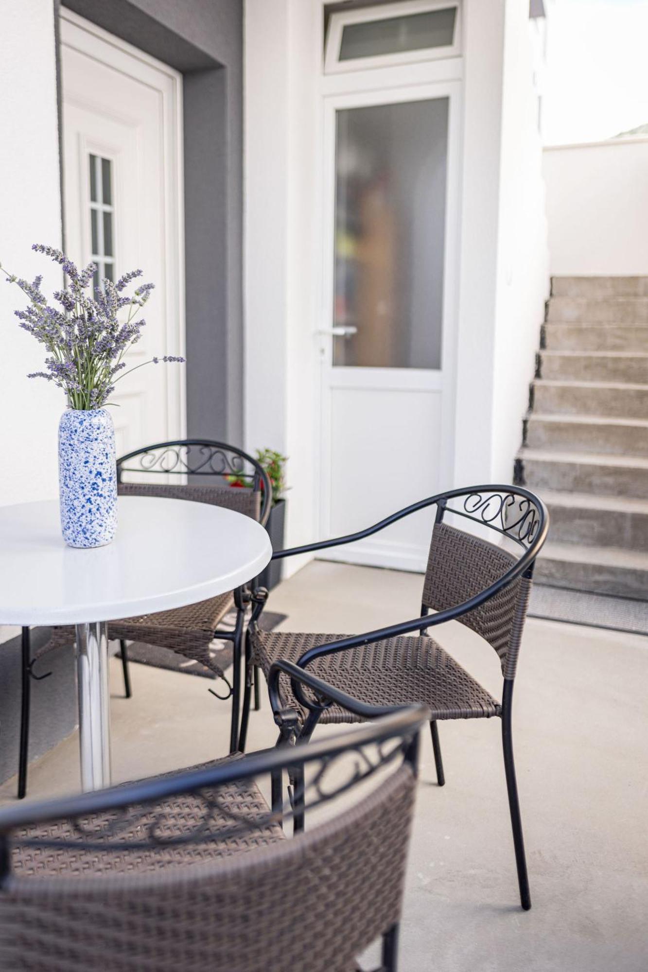 Apartments Veronika Трогір Екстер'єр фото