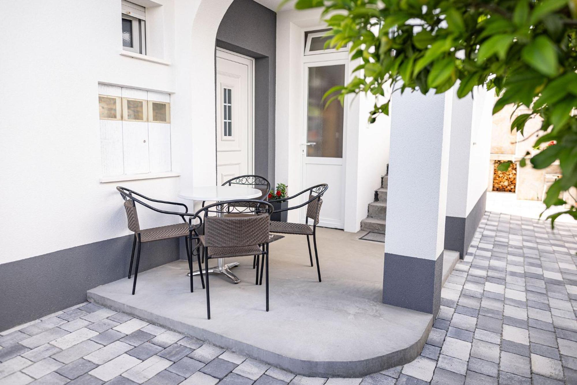 Apartments Veronika Трогір Екстер'єр фото